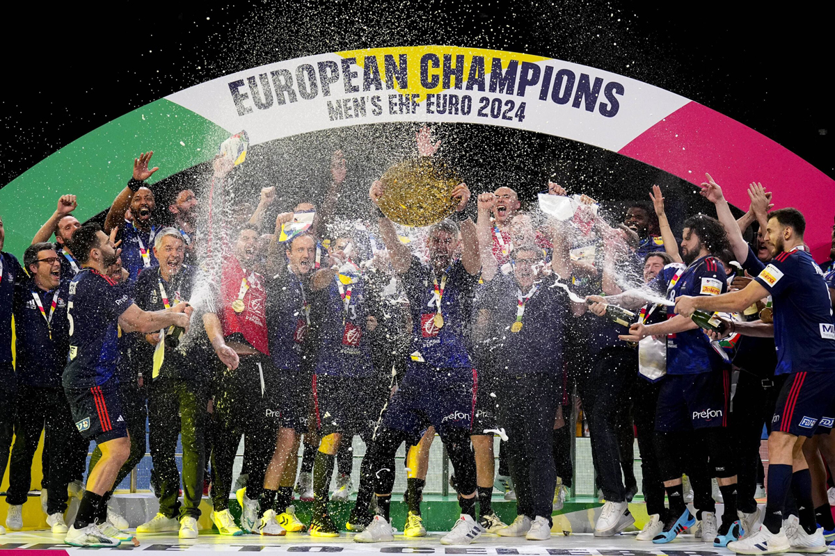 podium equipe de france en or à l'euro 2024
