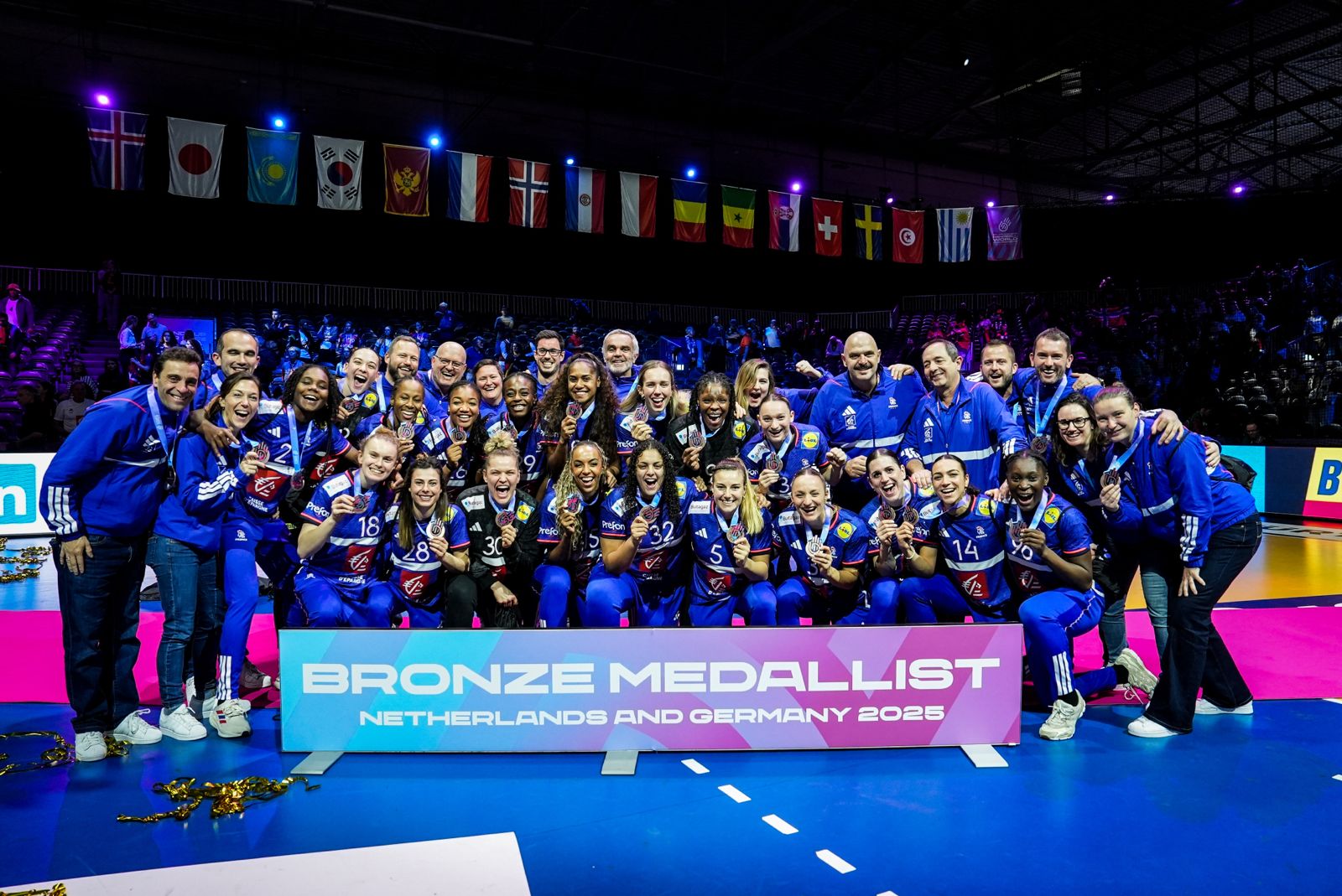 photo du podium médaille de bronze mondial 2025 au pays bas et allemagne